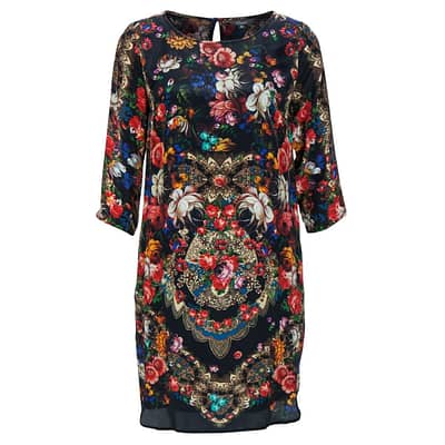 Princess goes hollywood • zwarte jurk met boho print