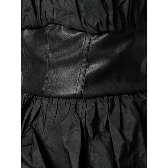 Pinko • korte zwarte jurk in lagen