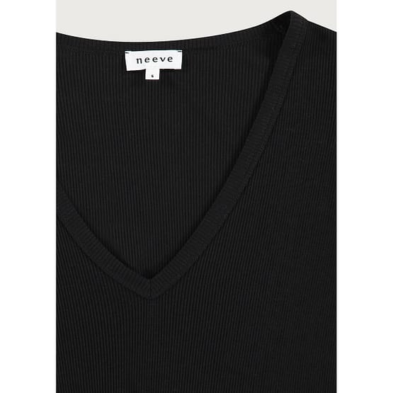 Neeve • zwart shirt met V-hals