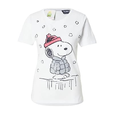 Princess goes Hollywood • wit Snoopy t-shirt snow